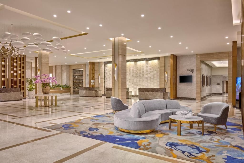 Movenpick Hotel Manila lighting